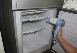 冰箱结了厚冰抽屉拉不开 掌握这些轻松除冰