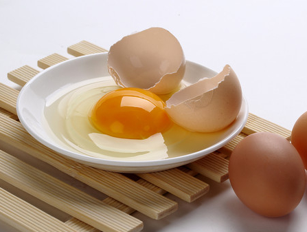 炒鸡蛋时加两样法宝，健康美味两齐全
