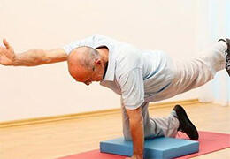 有慢性病的老人适宜做哪些运动？