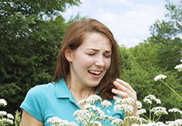 春季花粉过敏高发期 5招预防花粉过敏