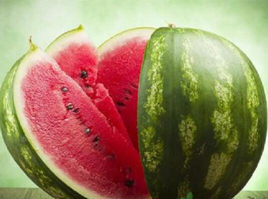 吃西瓜不吐籽真的好吗？5种人最好不要多吃