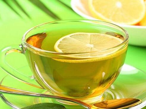 柠檬蜂蜜水可以空腹喝吗?告诉你喝柠檬蜂蜜水的最佳时机