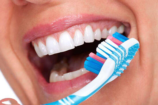 这么多年你刷牙的方法都错了，牙医告诉你应该怎么刷牙