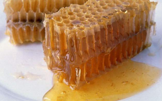 蜂蜜营养多，想养生，这样吃效果更好