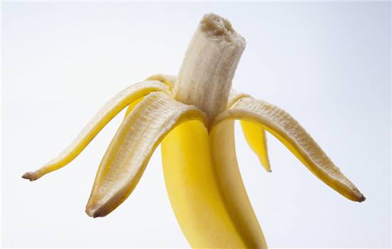 揭秘香蕉皮6种不为人知的养生功效，别再扔了！