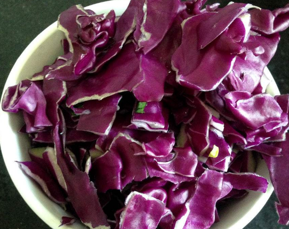 经常用来做沙拉的紫甘蓝，它有什么营养和功效