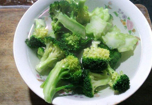 绿色蔬菜很多种，但这3种对身体好处很多，你不能错过